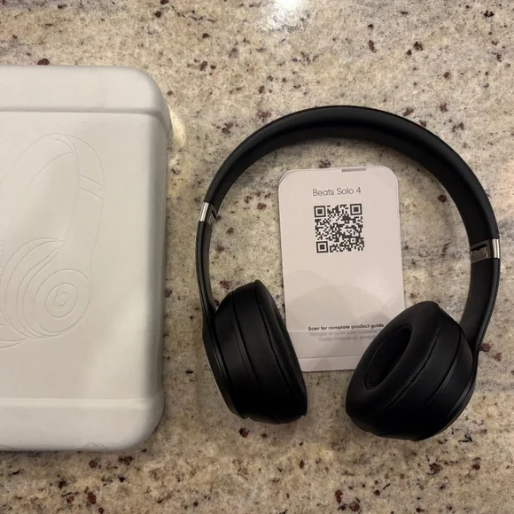 Beats Solo 4